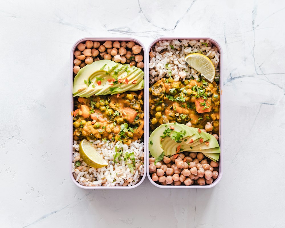 Nutrientes esenciales en alimentos variados